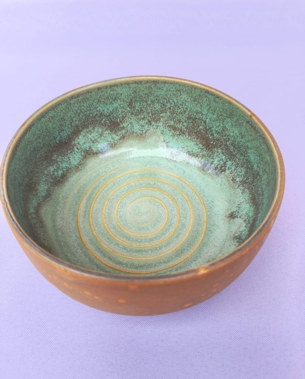 miska ceramiczna wykonana ręcznie, malowana ręcznie, w kolorze pistacjowym, zielonym