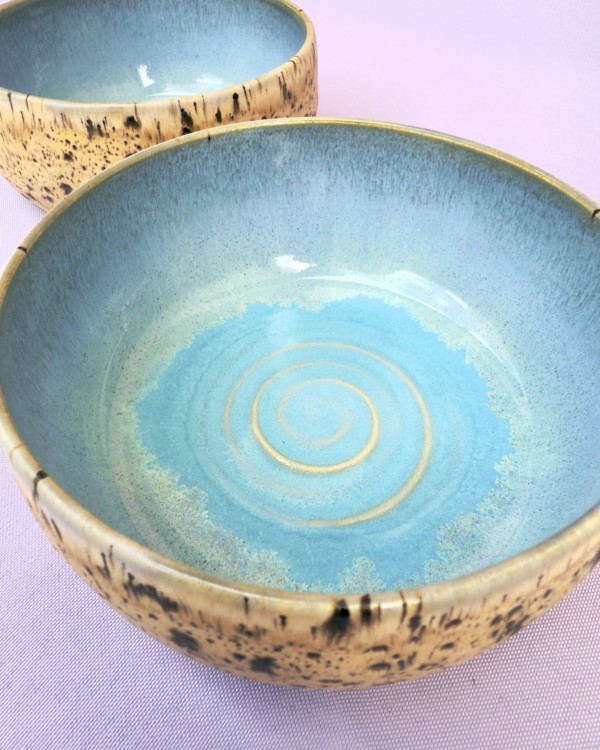 miska ceramiczna wykonana ręcznie, malowana ręcznie, z motywem morskim, błękitna, morka, w kropki
