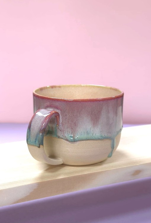 kubek ceramiczny, z efektem spływającego szkliwa, malowany ręcznie, wykonany ręcznie, toczony na kole