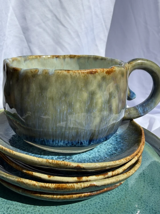 kubek ceramiczny ręcznie robiony, kubek handmade z efektem flow glaze, kubek ceramiczny morski odcień, płynące szkliwo kubek, kubek morski handmade